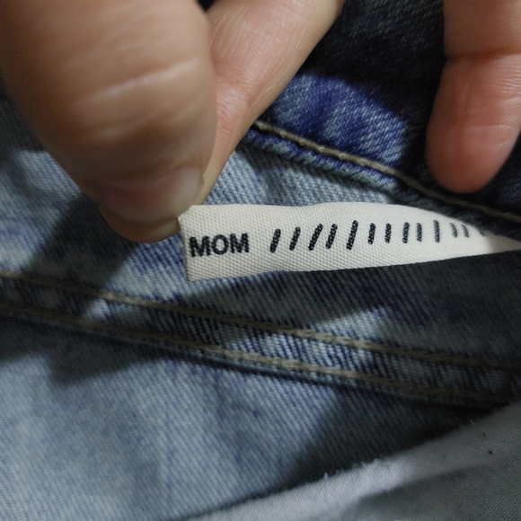 GARAGE - Mom Denim Jeans - Size 5 High Waisted Light blue distressed - Picture 3 of 4